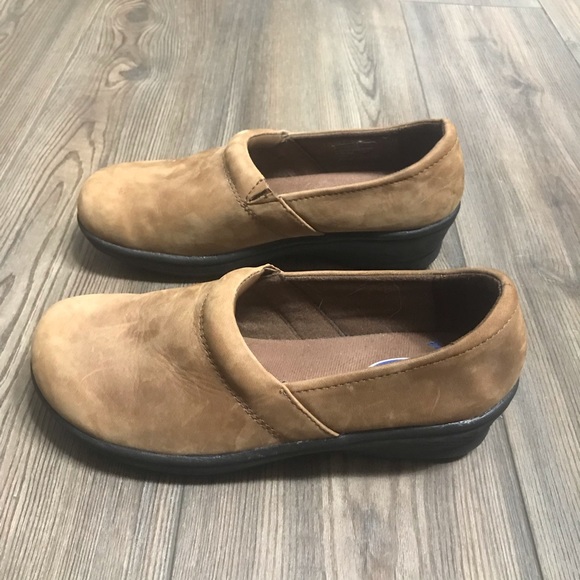 Dr. Scholl’s Suzie Nurse Shoes - Picture 2 of 8